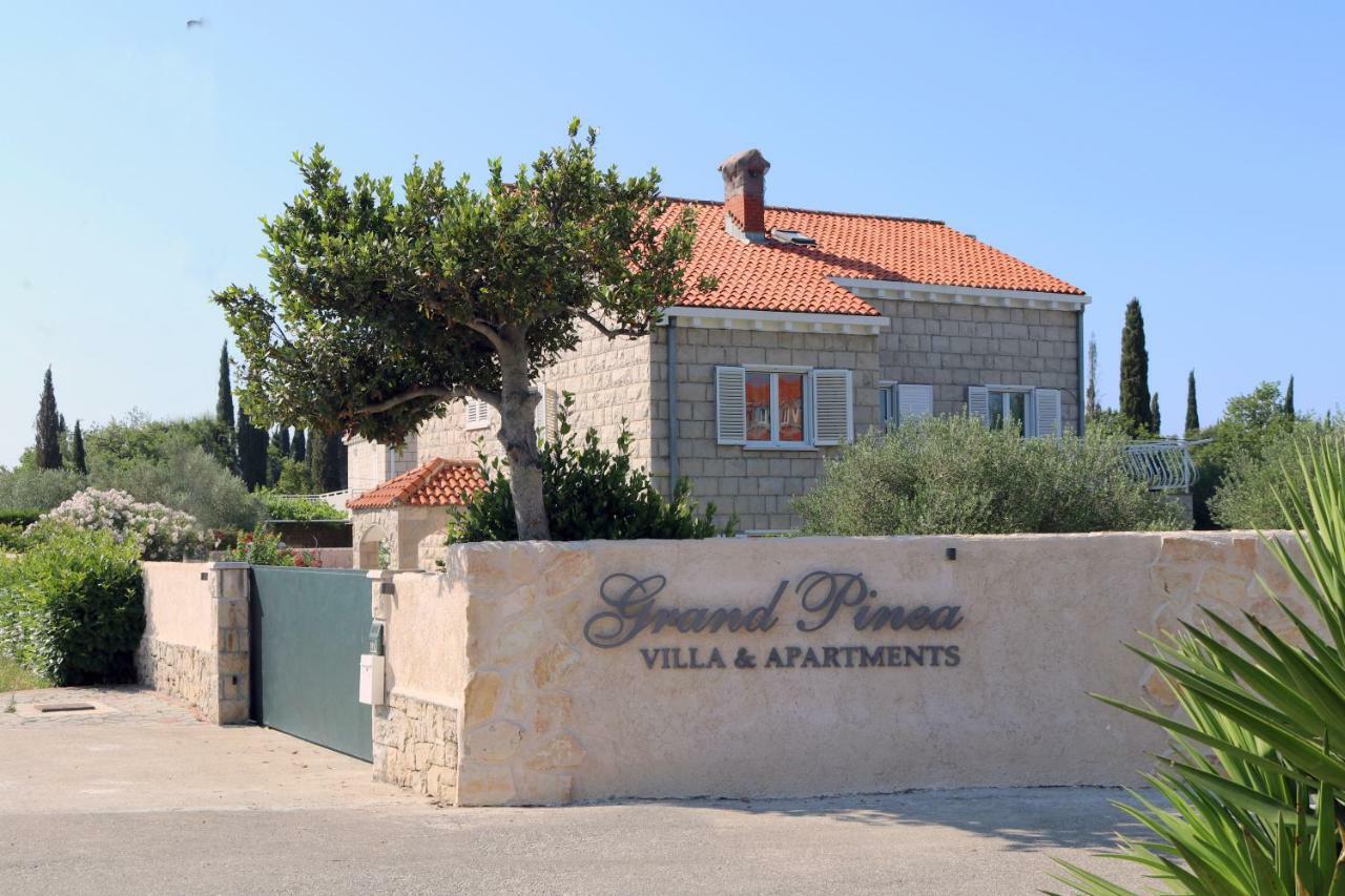Villa Grand Pinea Čilipi Buitenkant foto